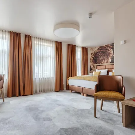 & Restaurant Roedersaal 3*