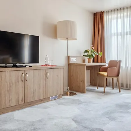 & Restaurant Roedersaal Отель Grossrohrsdorf