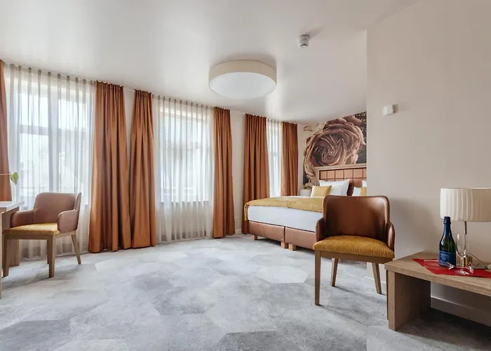 & Restaurant Roedersaal 3*