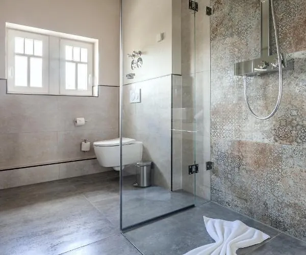 & Restaurant Roedersaal 3* Grossrohrsdorf