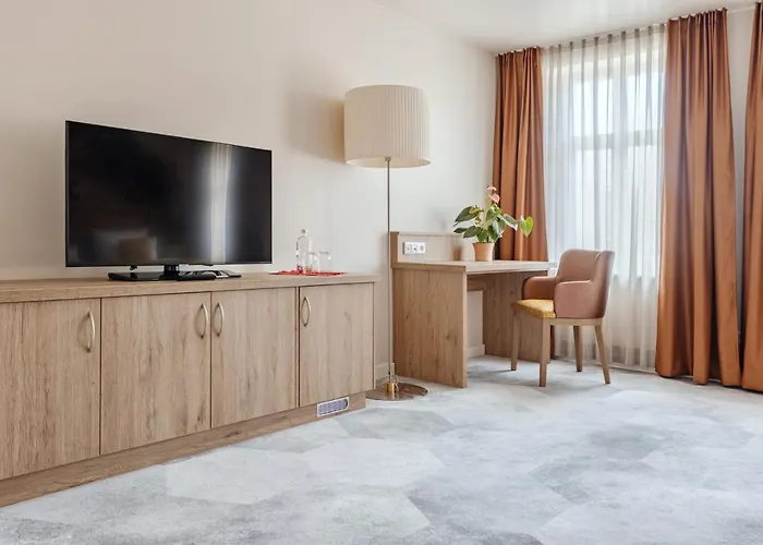 & Restaurant Roedersaal Hotel Grossrohrsdorf