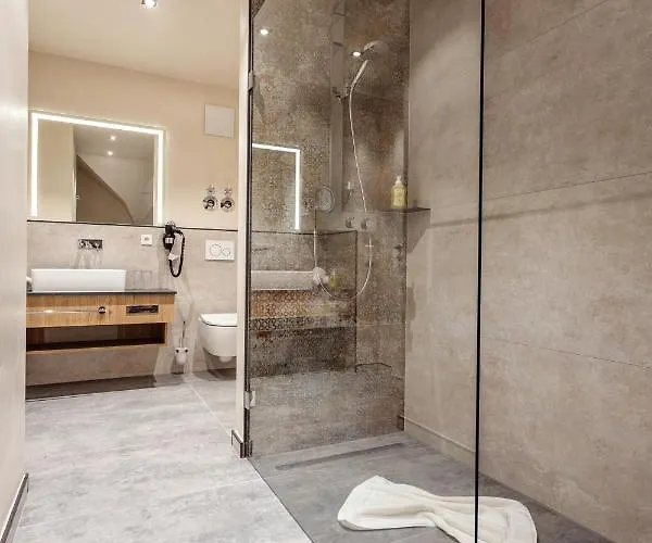 & Restaurant Roedersaal Grossrohrsdorf