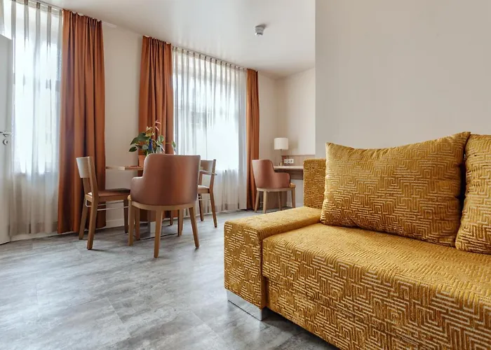 & Restaurant Roedersaal Grossrohrsdorf